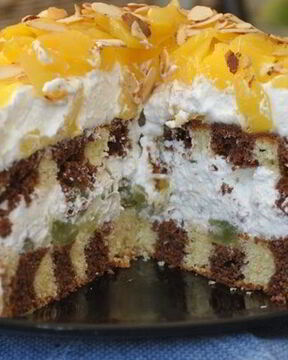 Торт Парадиз с манго и виноградом