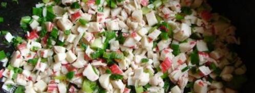 закусочные тортики с сельдью и крабовыми палочками. Шаг 7