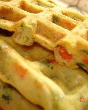 Сырные вафли с перцем и зеленью