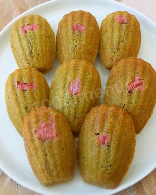 Выпечка с сакурой