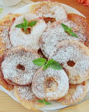 Яблоки в тесте