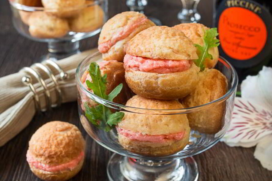 Рецепт профитролей с кракелюром и лососевым муссом