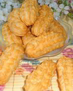 Эклеры с творожным кремом