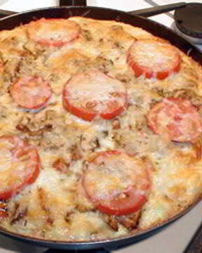 Картофельная запеканка с курицей на сковородке