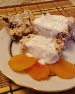 Творожная запеканка с курагой и черносливом