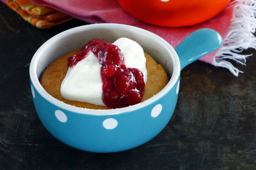 Рецепт творожной запеканки с соусом из земляники