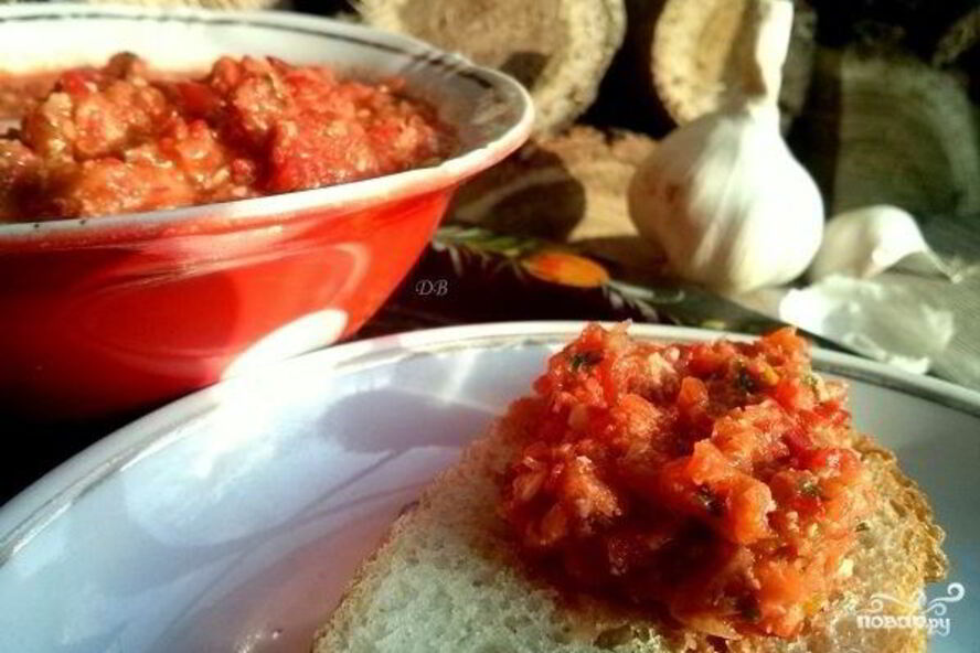 Рецепт аджики из помидоров и чеснока на зиму