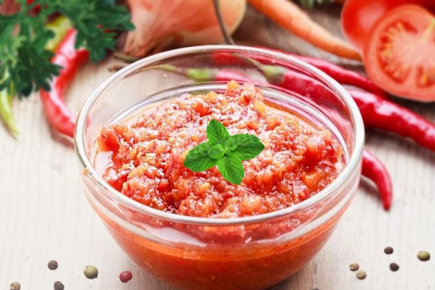 Рецепт аджики с хреном и яблоками