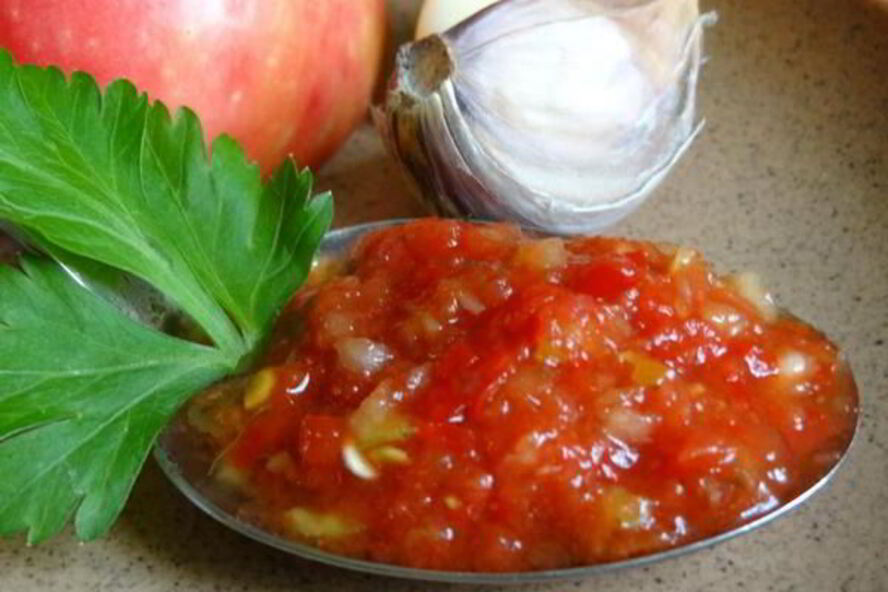 Рецепт домашней аджики из кабачков с перцем