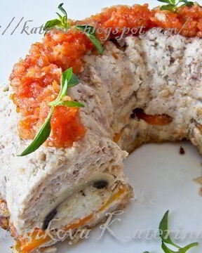 Мясная корона с соусом-аджикой