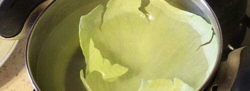 рулетики из капусты, запеченные в аджике. Шаг 5