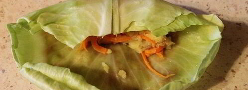 рулетики из капусты, запеченные в аджике. Шаг 8