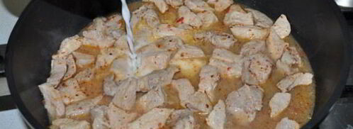 свинина, тушенная с аджикой. Шаг 5