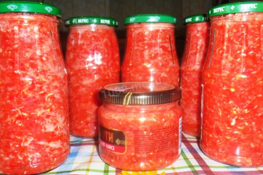 Рецепт сырой аджики с хреном и помидорами на зиму
