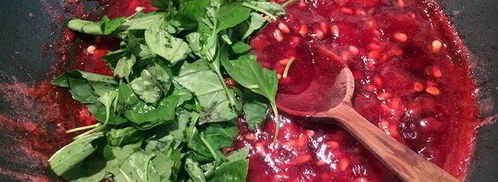 клубничный джем с базиликом и кедровыми орешками. Шаг 7