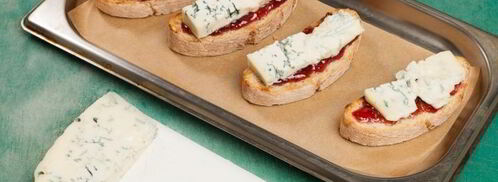 кростини с джемом и горгонзоллой. Шаг 7