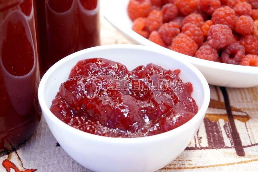 Рецепт малинового джема без косточек