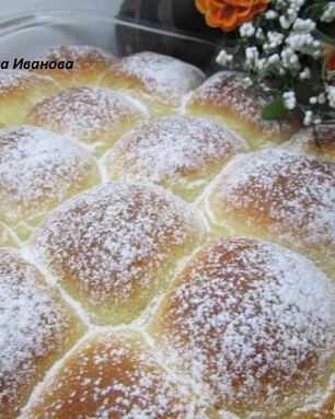 Немецкие бухтели с джемом