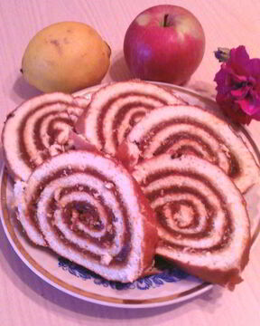 Рулет с яблочным джемом