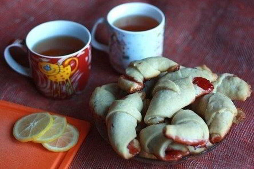 Рецепт сладких рулетиков с джемом