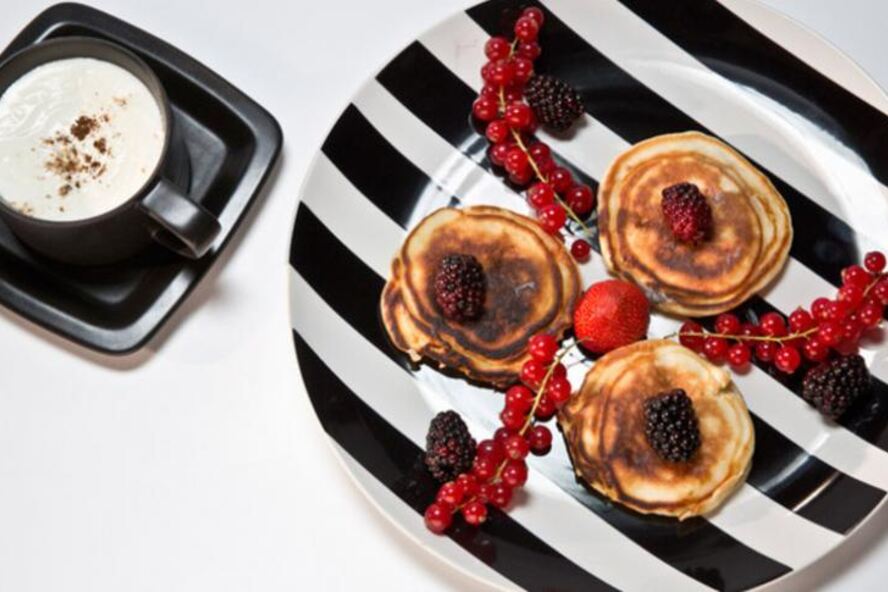 Рецепт сметанных пампушек с джемом