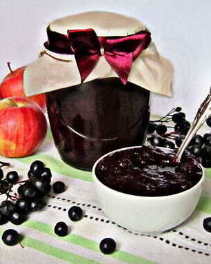Яблочный джем с черноплодной рябиной