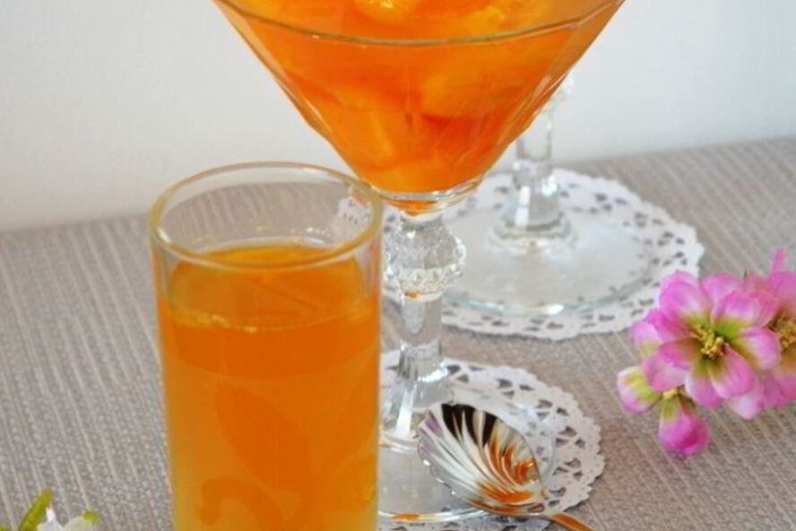 Рецепт десерта-компота из мушмулы на белом вине