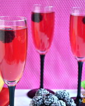 Компот из дыни и ежевики