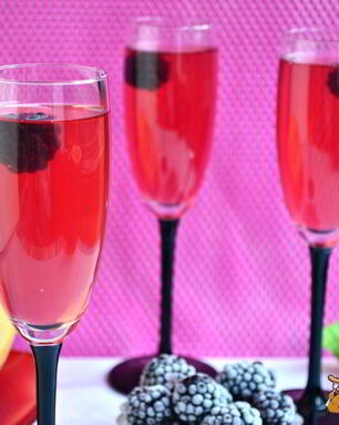 Компот из дыни и ежевики