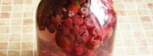 компот из клубники и малины. Шаг 3