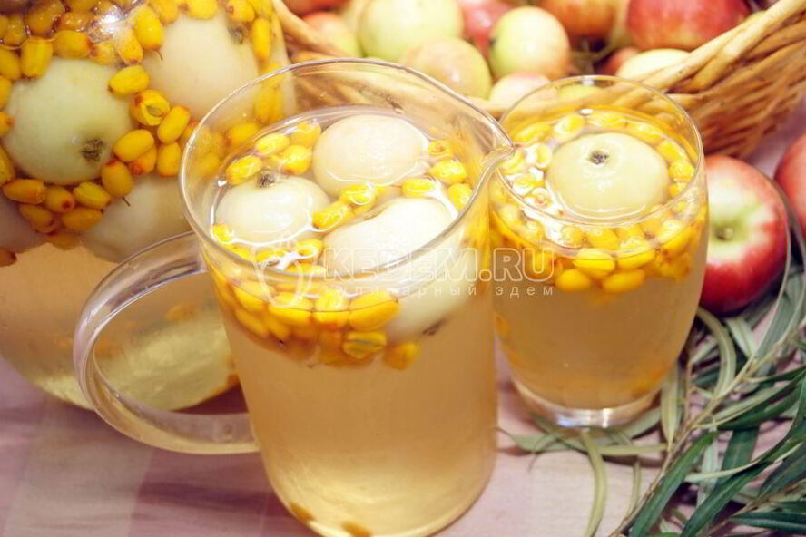 Рецепт компота из облепихи и яблок на зиму