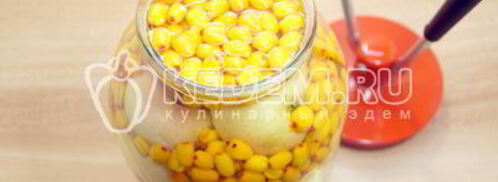 компот из облепихи и яблок на зиму. Шаг 4