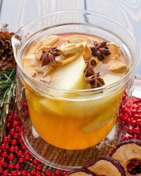 Компот из яблок и сухофруктов