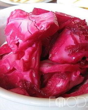 Квашеная капуста со свеклой