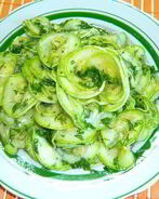 Быстрые маринованные кабачки мгновенного поедания