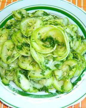 Быстрые маринованные кабачки мгновенного поедания