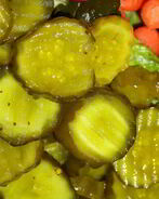 Хрустящие маринованные огурцы с укропом