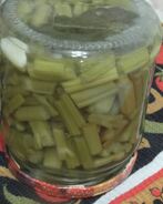 Маринованные стебли сельдерея