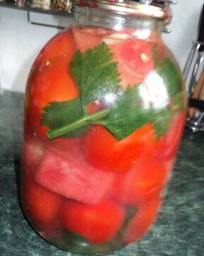 Помидоры маринованные с арбузом