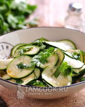 Малосольные кабачки