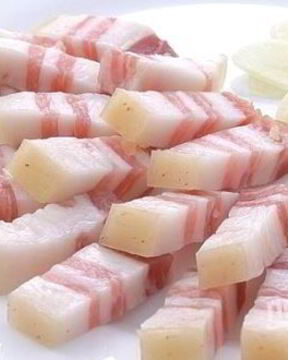 Сало, соленное с чесноком