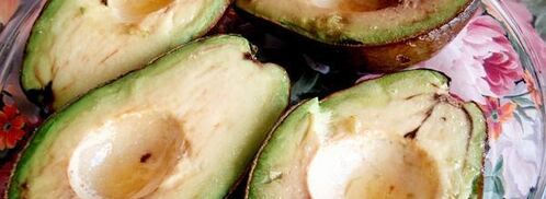 авокадо запеченные под яично-сливочным соусом. Шаг 3