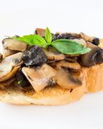 Брускетта с грибами