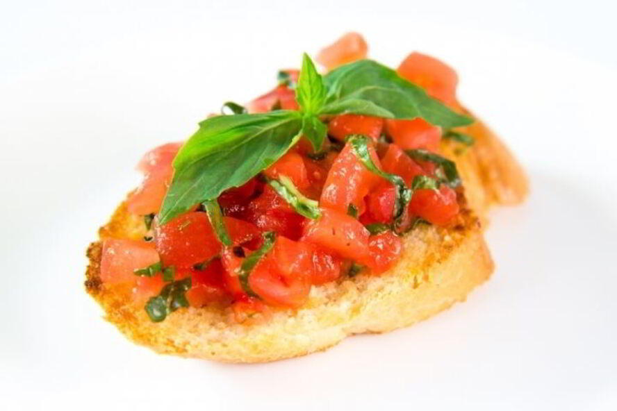 Рецепт брускетты с помидорами и базиликом