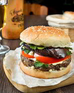 Бургер с говядиной и баклажаном