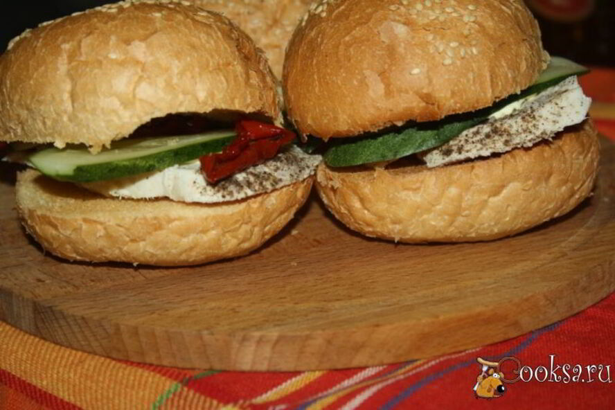 Рецепт бургеров с отварным куриным филе и вялеными томатами