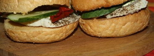 бургеры с отварным куриным филе и вялеными томатами. Шаг 7