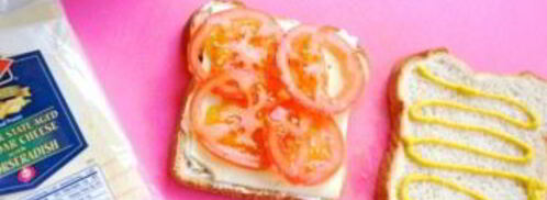 бутерброд с ветчиной и помидорами. Шаг 2