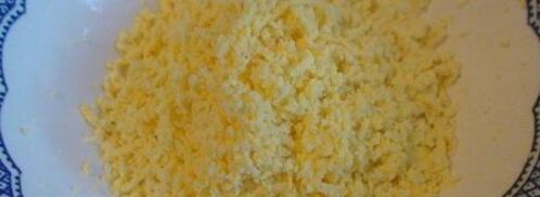 бутербродный тортик с окороком и яйцом. Шаг 3