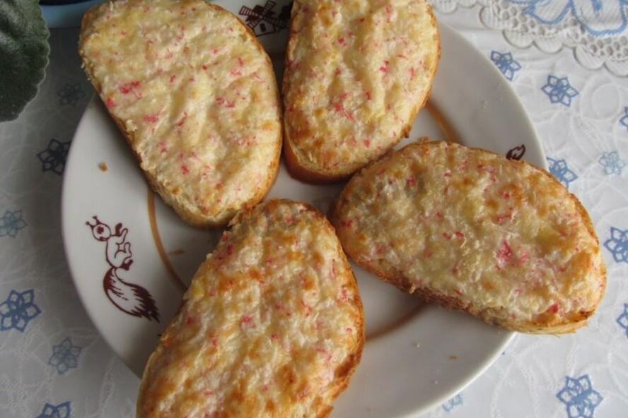 Рецепт бутербродов с крабовыми палочками и сыром